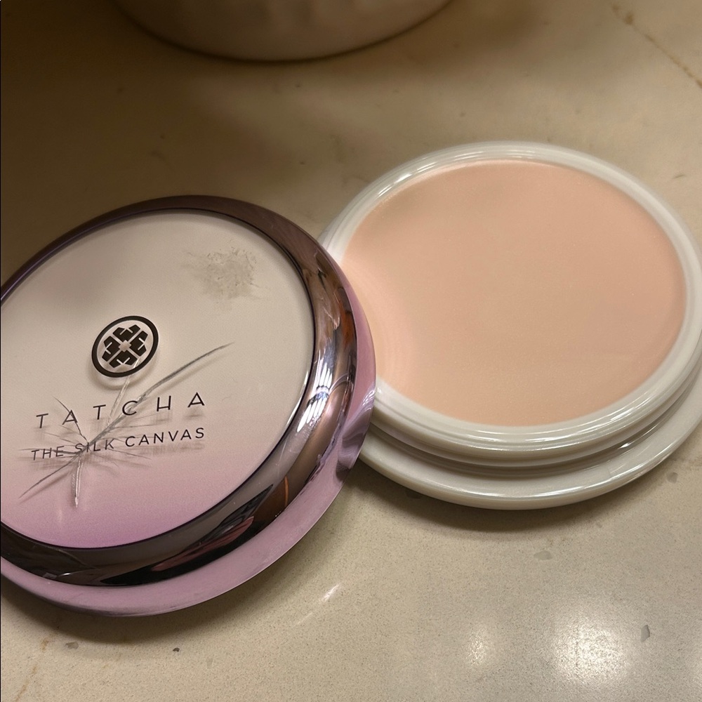 Tatcha The Silk Canvas Primer Compact - Iridescent Pink - Picture 2 of 3